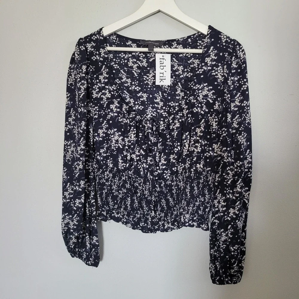 GRADE & GATHER Top Size LARGE Remmi Navy Blue Floral Smocked fab'rik NEW - Picture 3 of 16